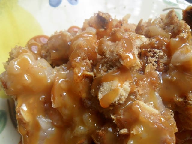 Easy Apple Crisp with Caramel Sauce easy apple crisp