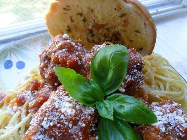 Easy Spaghetti and Meatballs easy spaghetti