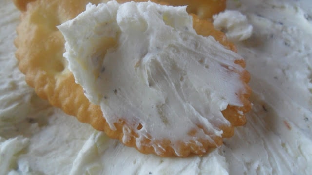 How to Roast Garlic and Make Garlic Dip