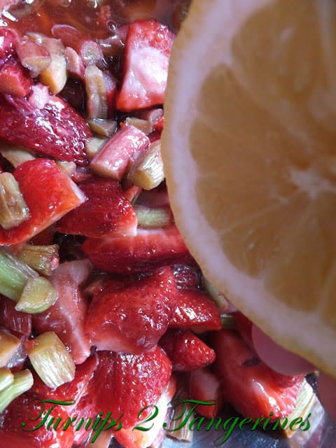 Rhubarb Strawberry Bars
