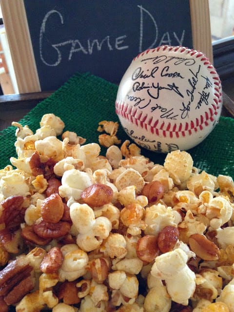 Popcorn and Peanut Snack Mix