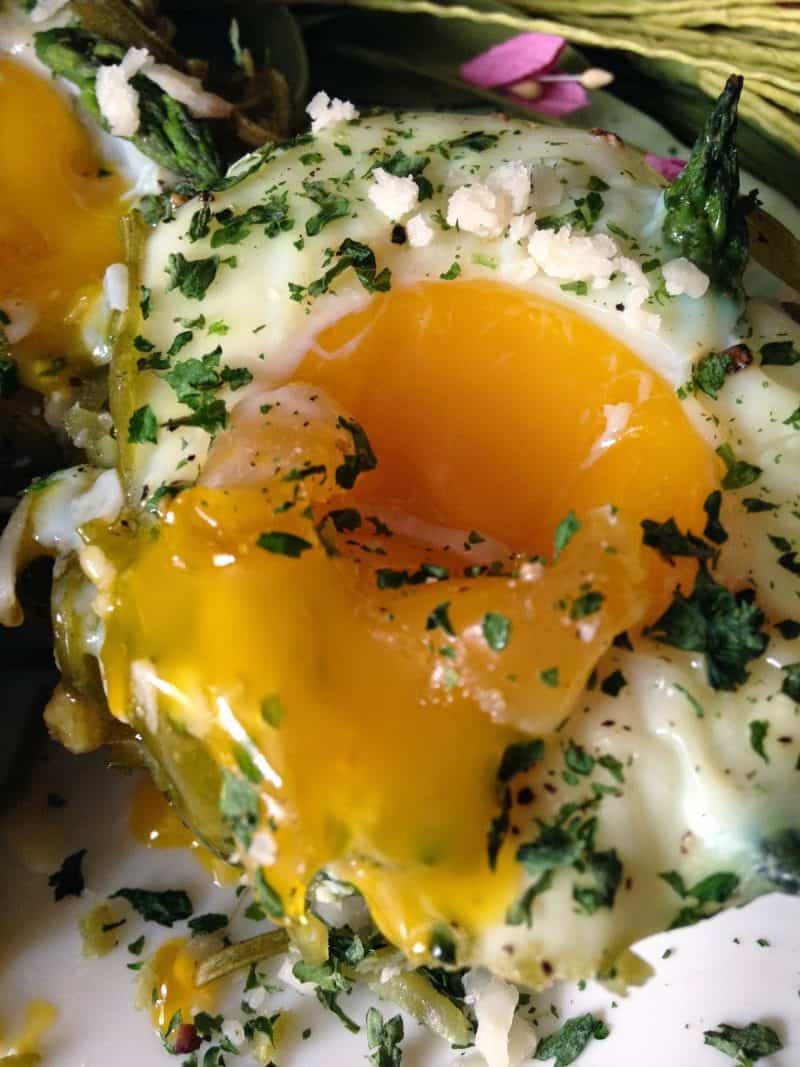 Spinach Pasta Nests with Eggs
