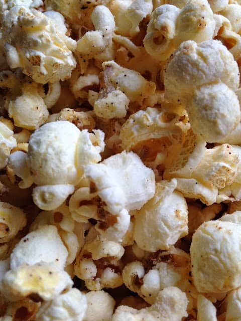 White Cheddar Cheese Chili Popcorn