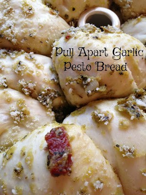 Pull Apart Pesto Garlic Bread pull